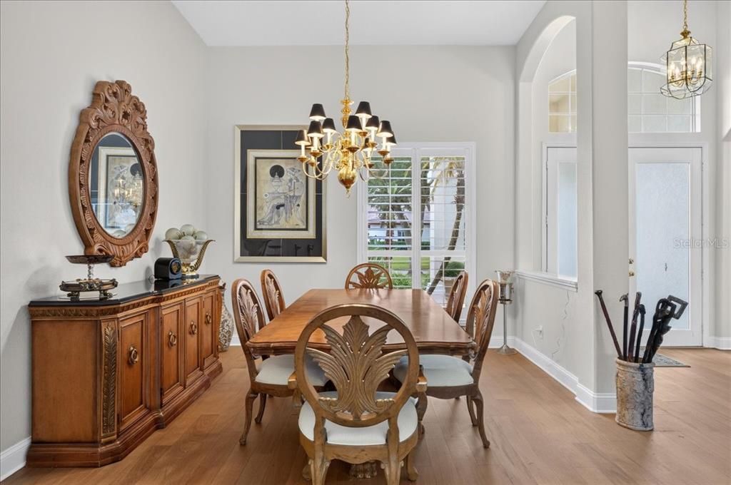 En Venta: $939,900 (4 camas, 3 baños, 2960 Pies cuadrados)
