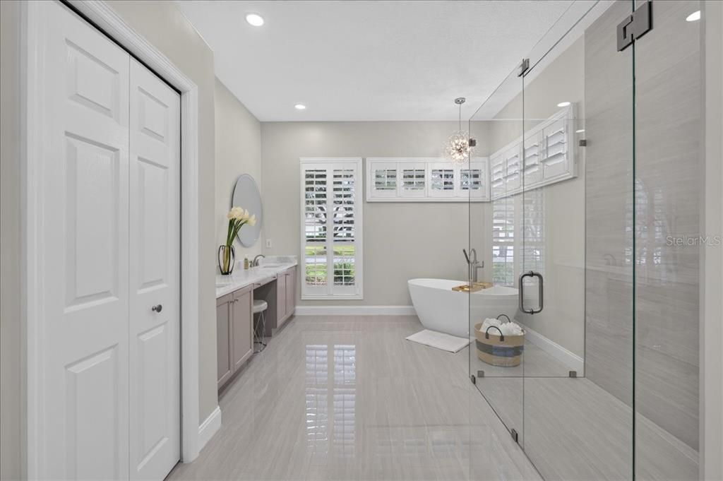 En Venta: $939,900 (4 camas, 3 baños, 2960 Pies cuadrados)