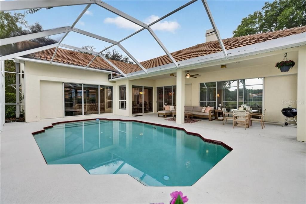 En Venta: $939,900 (4 camas, 3 baños, 2960 Pies cuadrados)