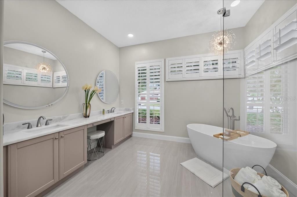 En Venta: $939,900 (4 camas, 3 baños, 2960 Pies cuadrados)