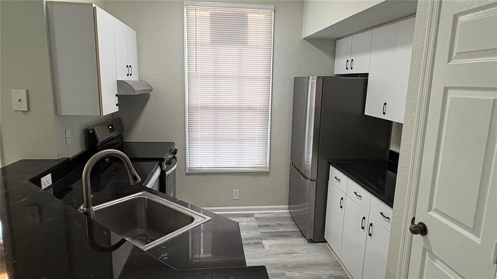 For Rent: $1,800 (2 beds, 2 baths, 1051 Square Feet)