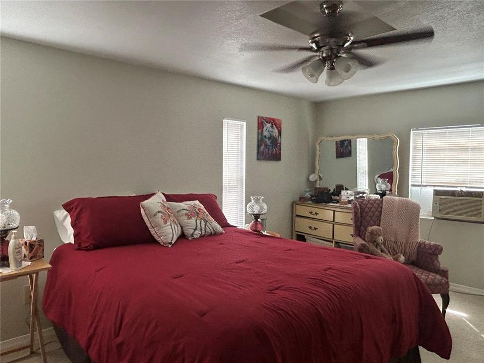 For Sale: $142,000 (3 beds, 2 baths, 732 Square Feet)