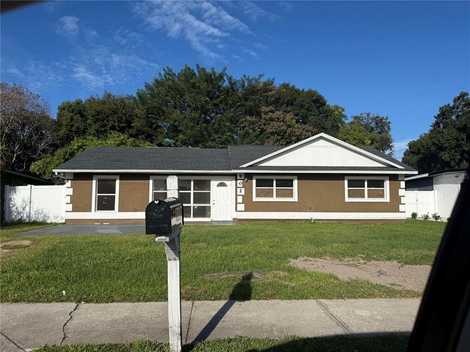 Active With Contract: $289,000 (3 beds, 2 baths, 1300 Square Feet)