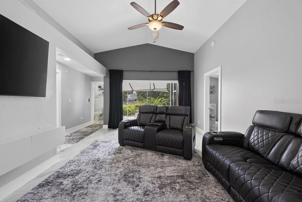 For Sale: $415,000 (3 beds, 2 baths, 1728 Square Feet)