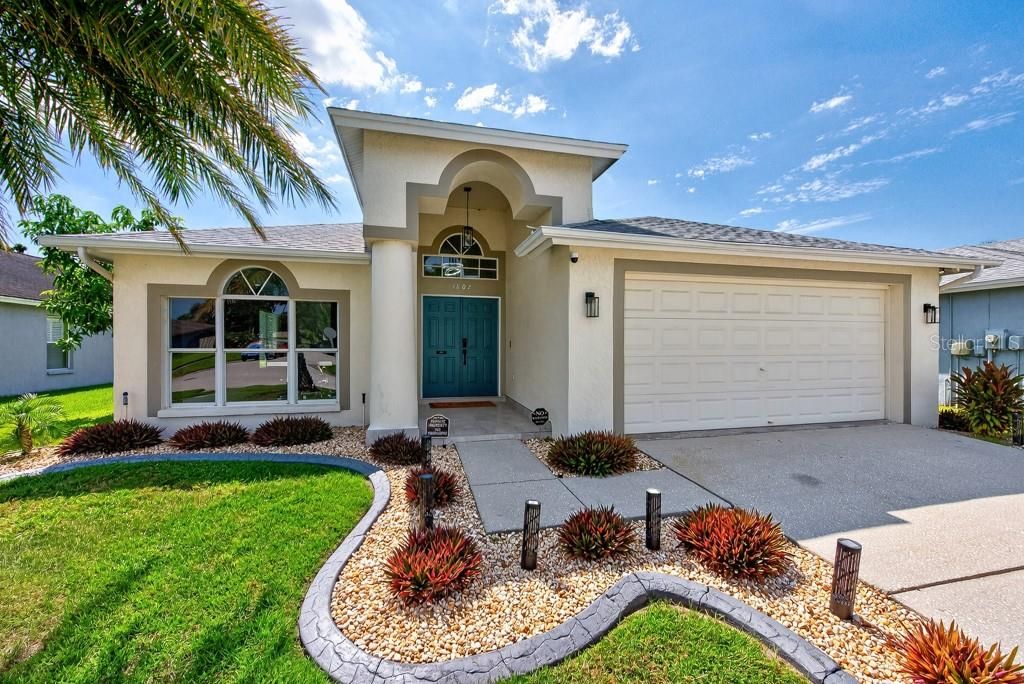 For Sale: $415,000 (3 beds, 2 baths, 1728 Square Feet)