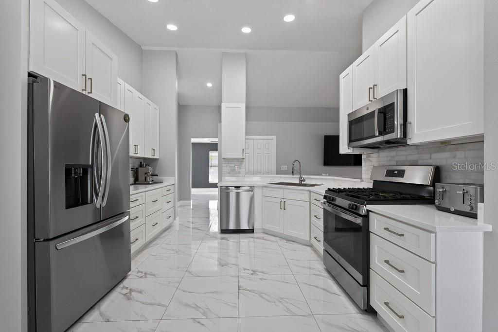 For Sale: $415,000 (3 beds, 2 baths, 1728 Square Feet)