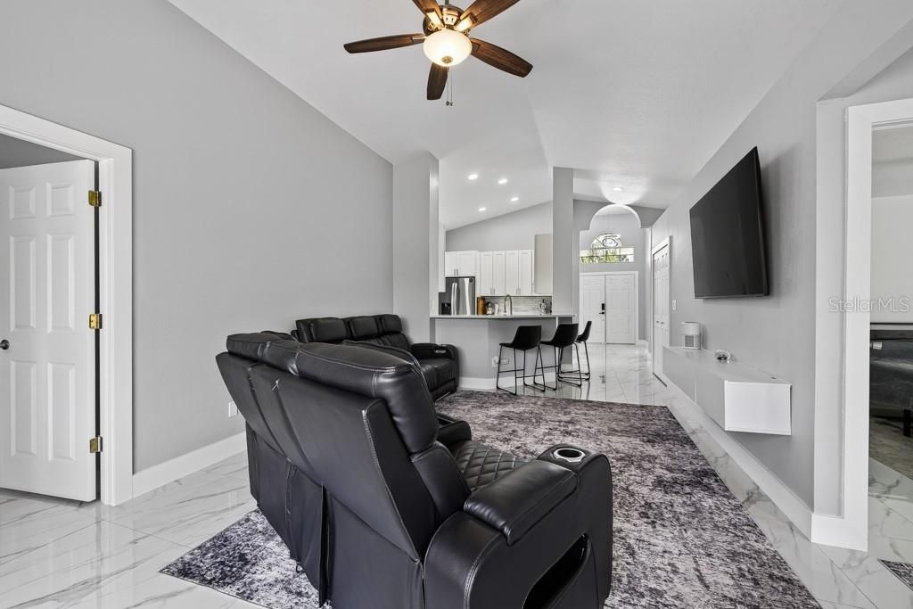 For Sale: $415,000 (3 beds, 2 baths, 1728 Square Feet)