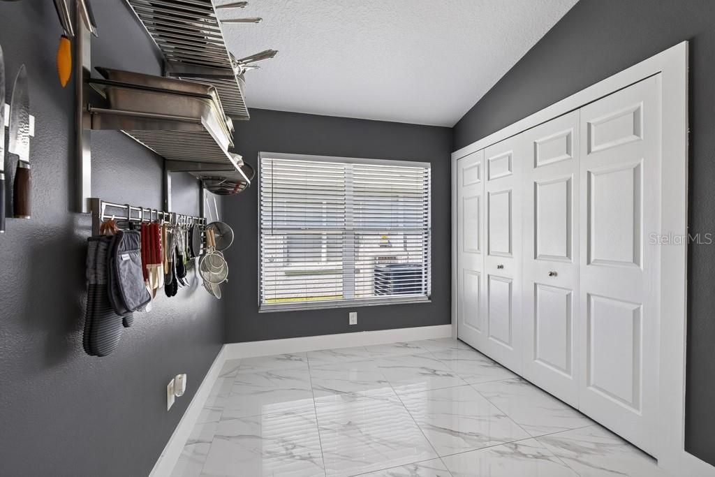 For Sale: $415,000 (3 beds, 2 baths, 1728 Square Feet)