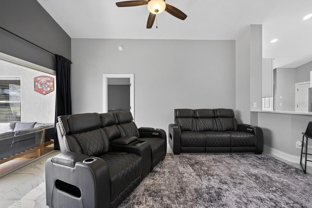 For Sale: $415,000 (3 beds, 2 baths, 1728 Square Feet)