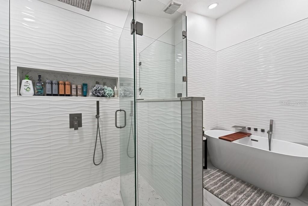 For Sale: $415,000 (3 beds, 2 baths, 1728 Square Feet)