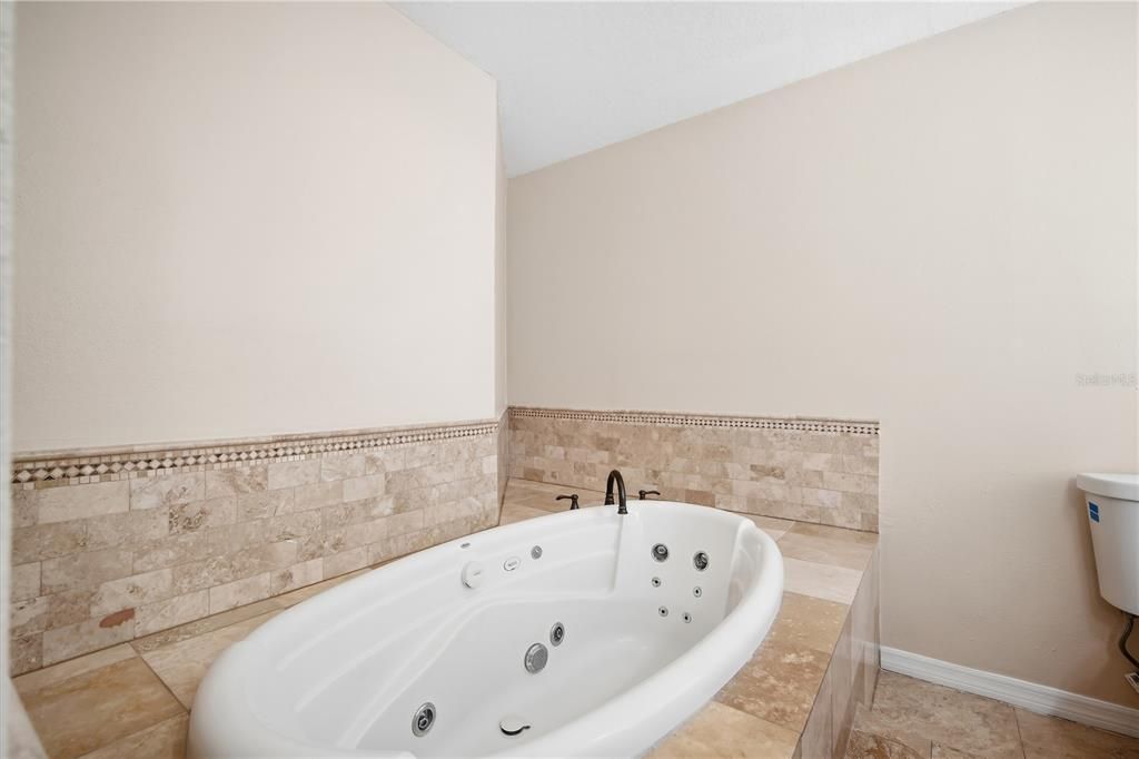 For Rent: $2,750 (3 beds, 3 baths, 1408 Square Feet)
