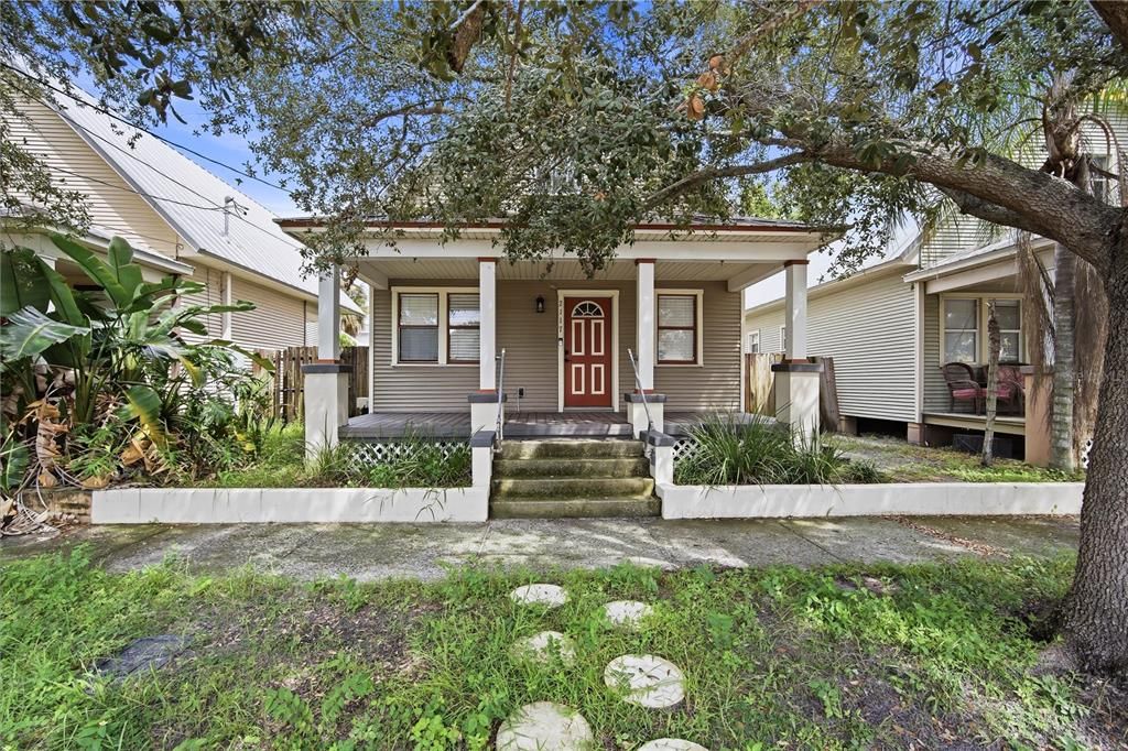 For Rent: $2,750 (3 beds, 3 baths, 1408 Square Feet)