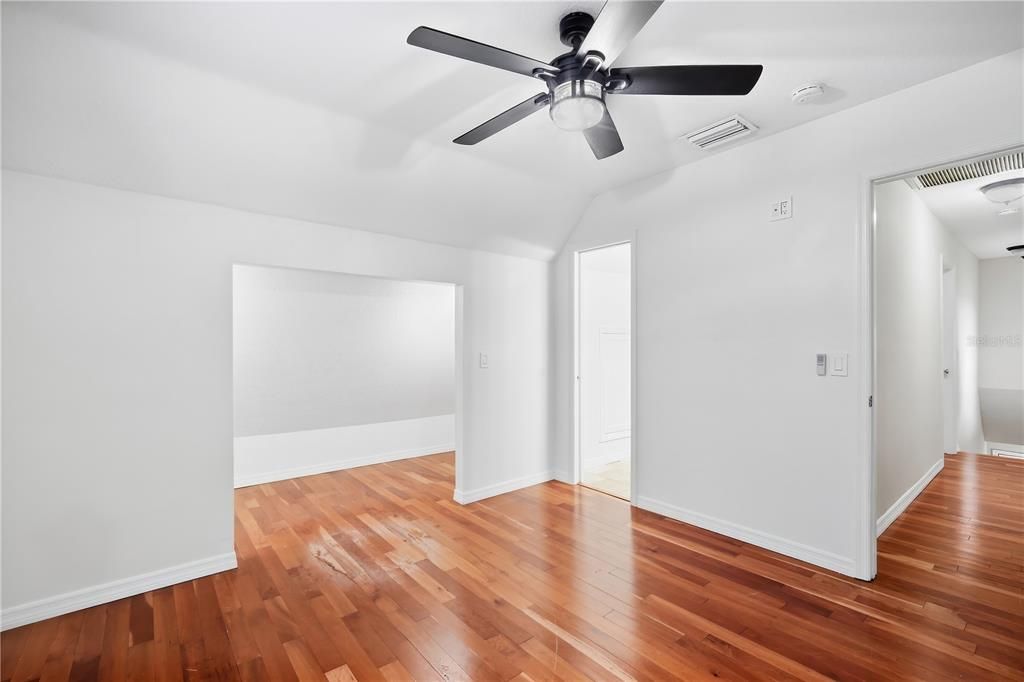 For Rent: $2,750 (3 beds, 3 baths, 1408 Square Feet)
