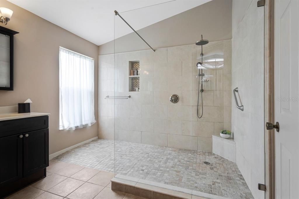For Sale: $625,000 (4 beds, 2 baths, 2460 Square Feet)