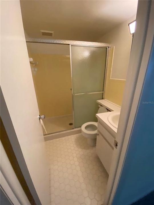 For Sale: $110,000 (2 beds, 2 baths, 912 Square Feet)
