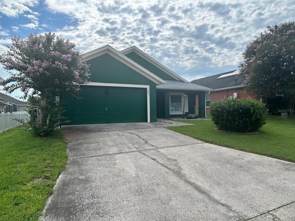 For Sale: $345,000 (4 beds, 3 baths, 1669 Square Feet)