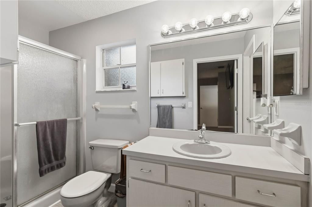For Sale: $359,000 (3 beds, 2 baths, 1519 Square Feet)