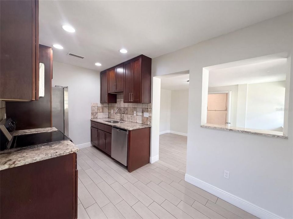 En Venta: $300,000 (4 camas, 1 baños, 1234 Pies cuadrados)