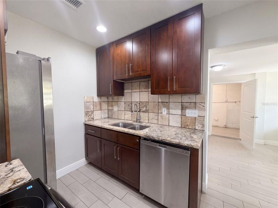 En Venta: $300,000 (4 camas, 1 baños, 1234 Pies cuadrados)