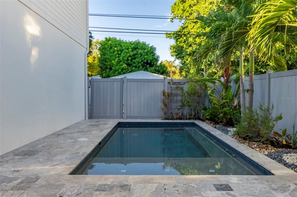 For Sale: $1,900,000 (5 beds, 5 baths, 3746 Square Feet)