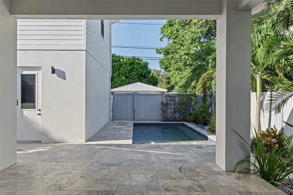 For Sale: $1,900,000 (5 beds, 5 baths, 3746 Square Feet)