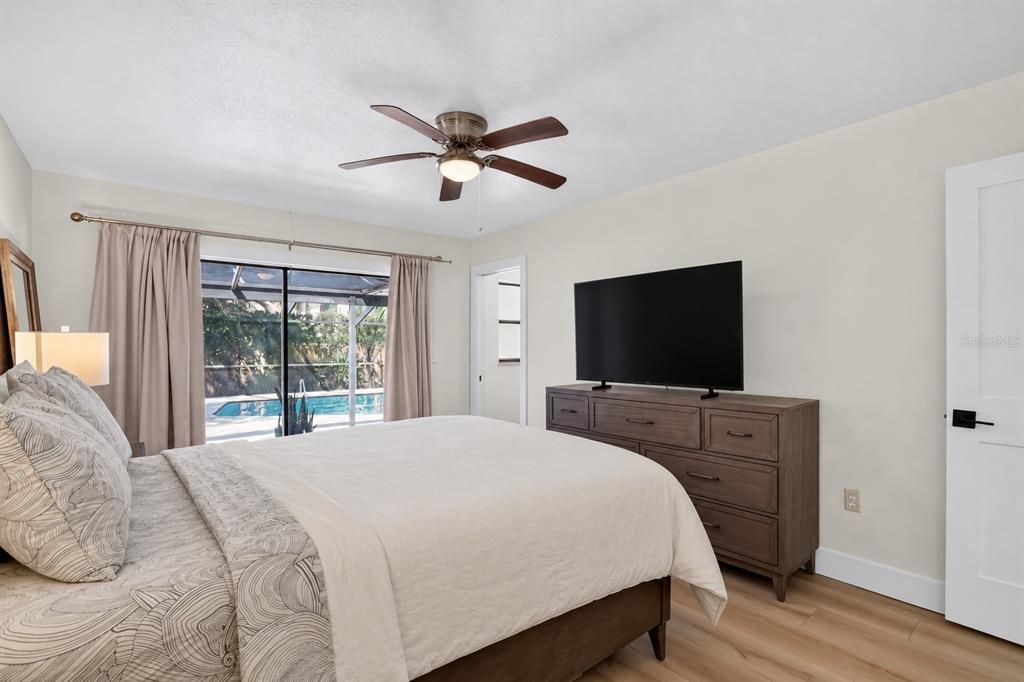 For Sale: $569,990 (3 beds, 2 baths, 1555 Square Feet)