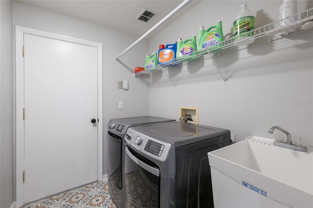 For Sale: $480,000 (4 beds, 3 baths, 2619 Square Feet)