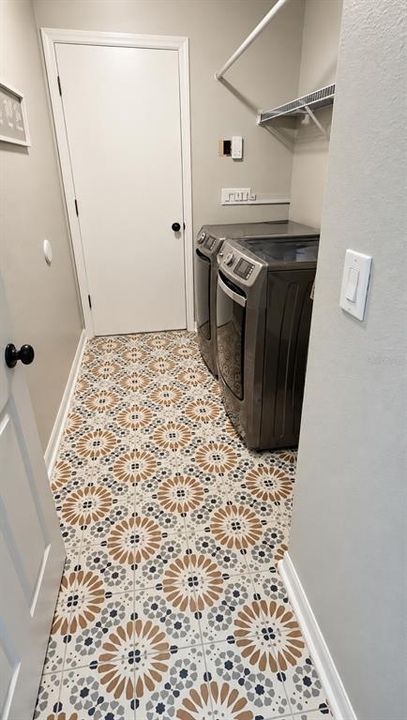 For Sale: $480,000 (4 beds, 3 baths, 2619 Square Feet)