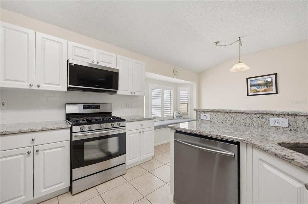For Sale: $369,000 (3 beds, 2 baths, 1793 Square Feet)