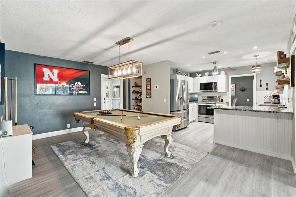 For Sale: $419,900 (3 beds, 2 baths, 1541 Square Feet)