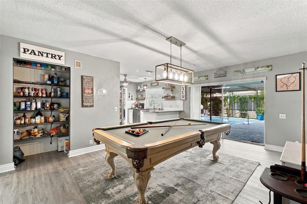 For Sale: $419,900 (3 beds, 2 baths, 1541 Square Feet)