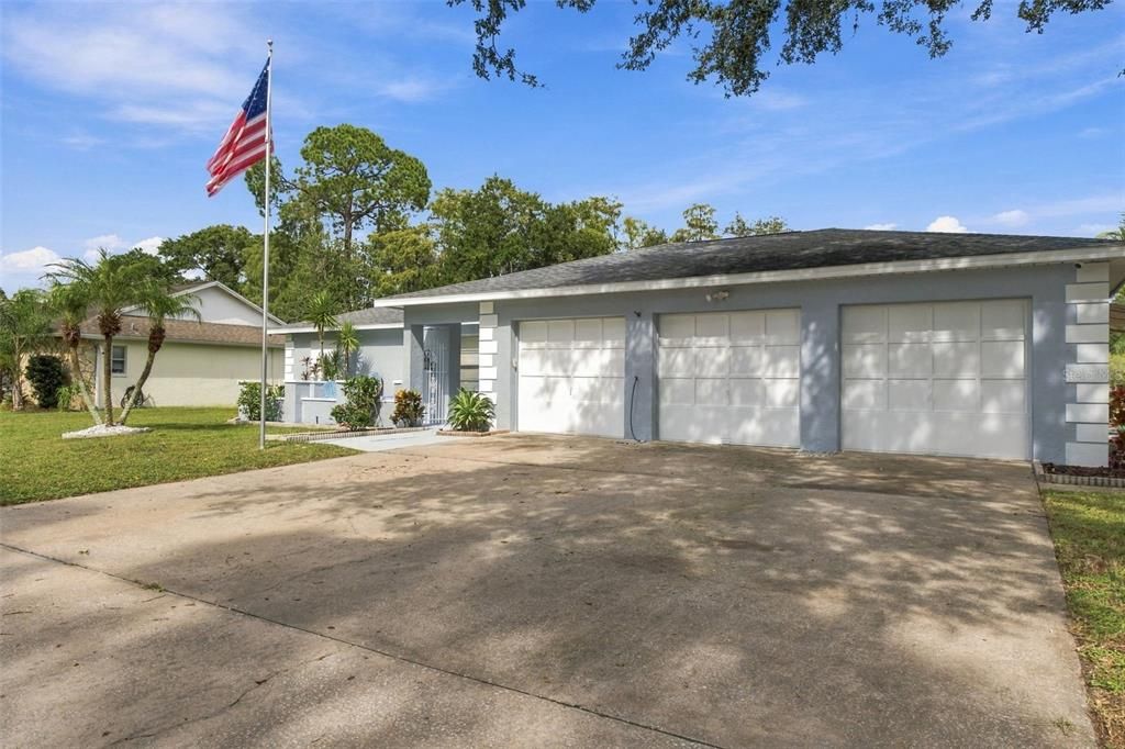 For Sale: $419,900 (3 beds, 2 baths, 1541 Square Feet)
