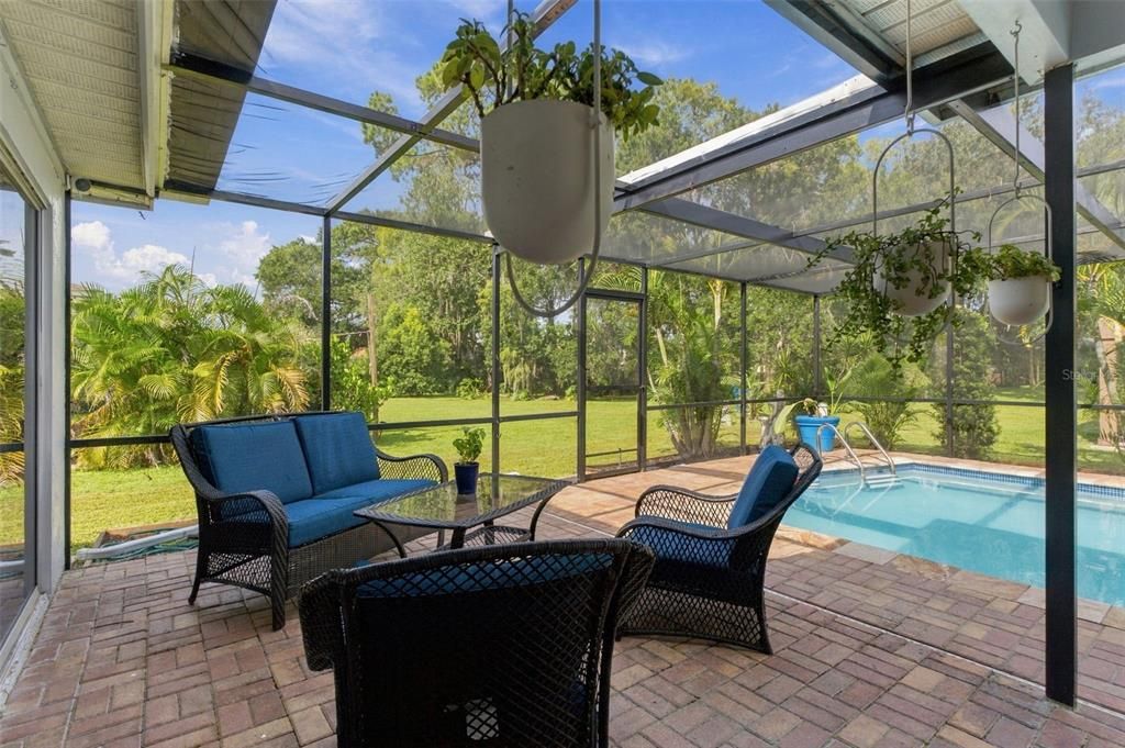 For Sale: $419,900 (3 beds, 2 baths, 1541 Square Feet)