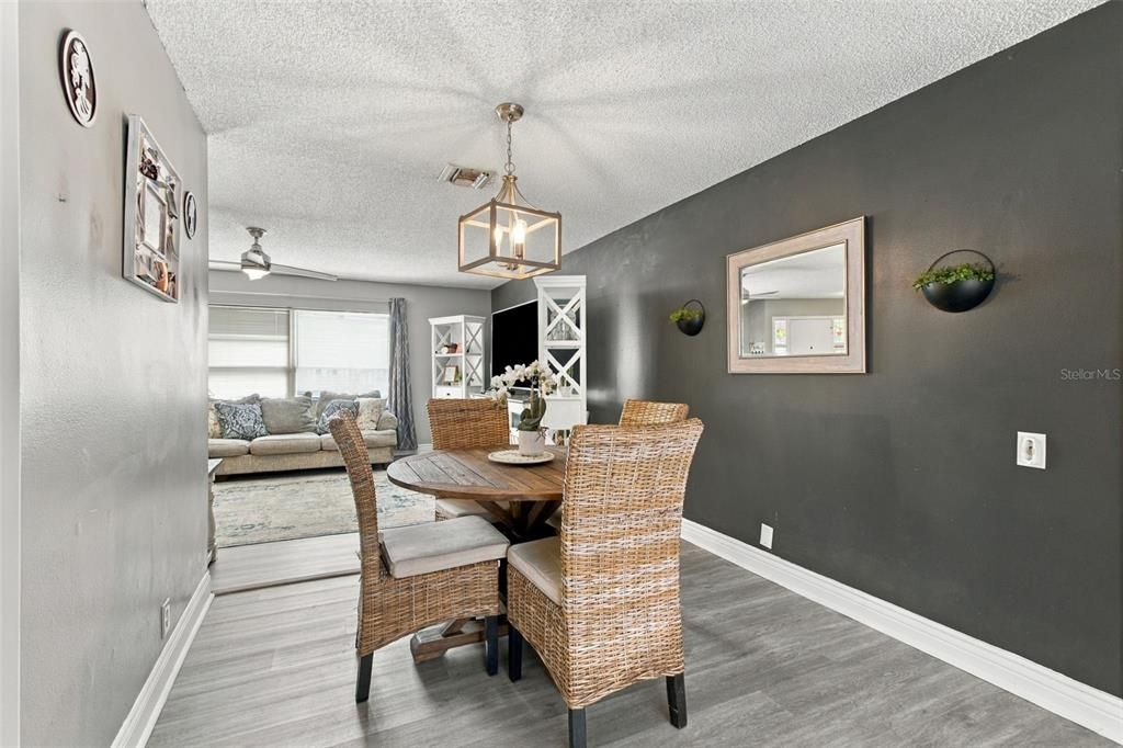 For Sale: $419,900 (3 beds, 2 baths, 1541 Square Feet)