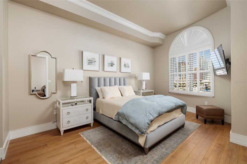 Active With Contract: $555,000 (2 beds, 2 baths, 1180 Square Feet)