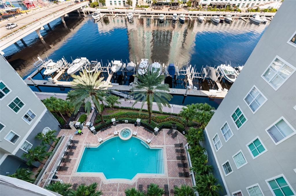 Active With Contract: $555,000 (2 beds, 2 baths, 1180 Square Feet)