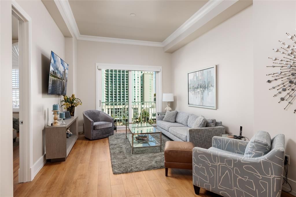 Active With Contract: $555,000 (2 beds, 2 baths, 1180 Square Feet)