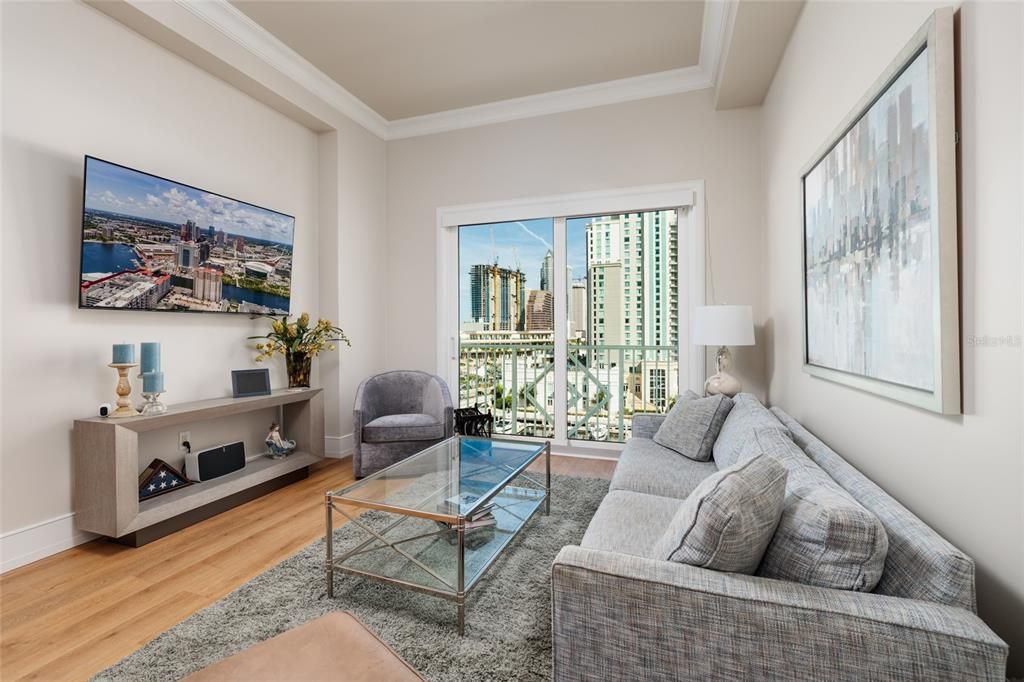 Active With Contract: $555,000 (2 beds, 2 baths, 1180 Square Feet)