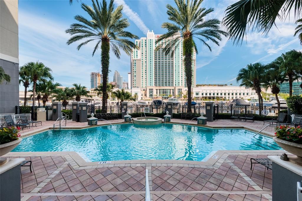 Active With Contract: $555,000 (2 beds, 2 baths, 1180 Square Feet)