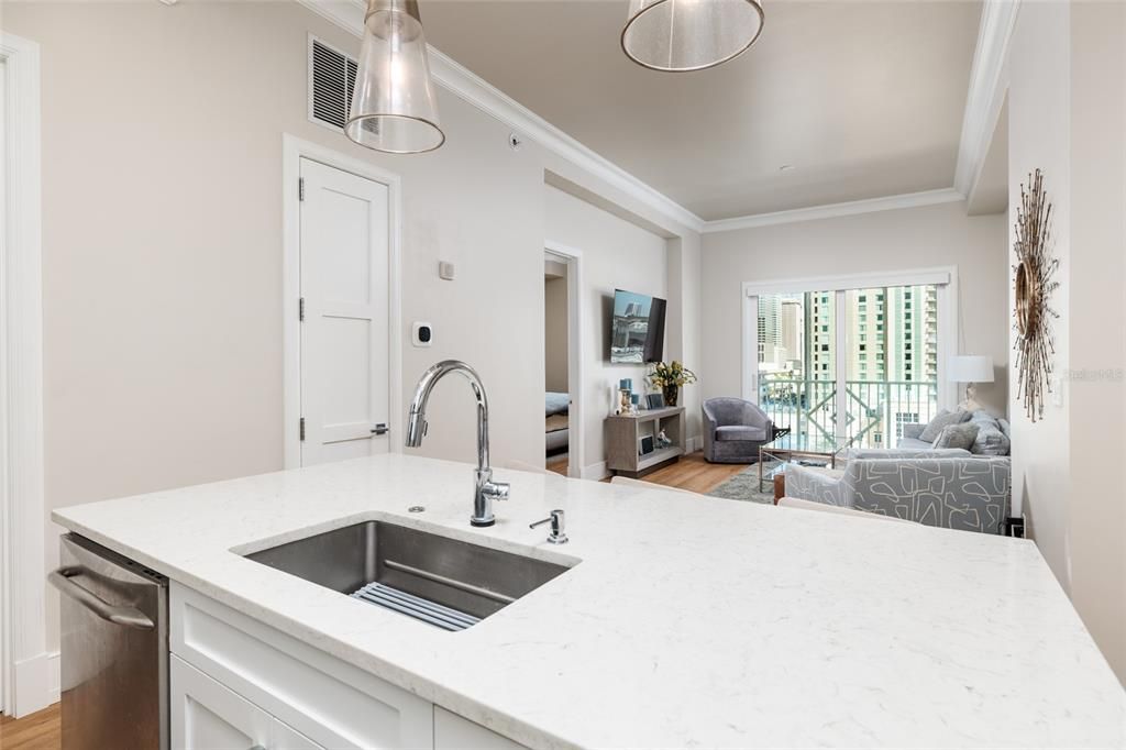 Active With Contract: $555,000 (2 beds, 2 baths, 1180 Square Feet)