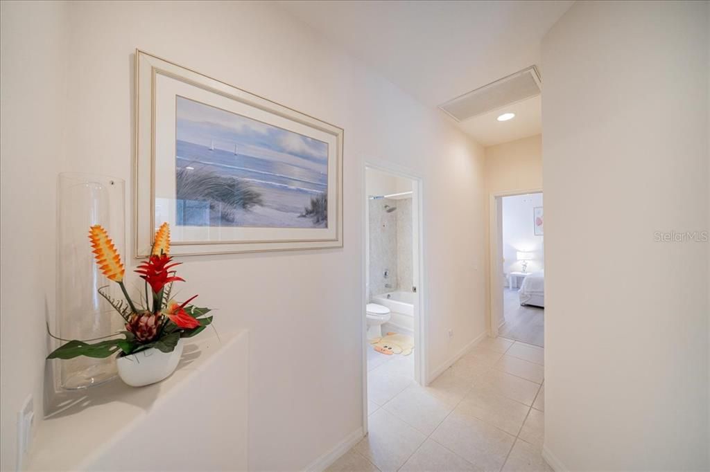 En Venta: $635,000 (4 camas, 3 baños, 2711 Pies cuadrados)