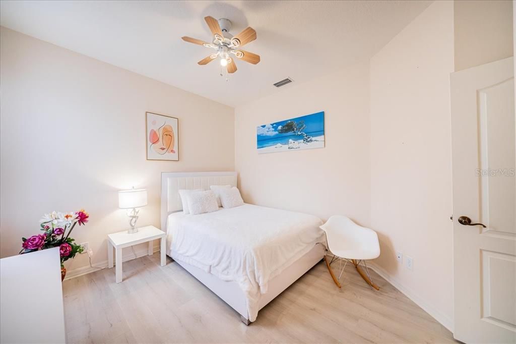 En Venta: $635,000 (4 camas, 3 baños, 2711 Pies cuadrados)
