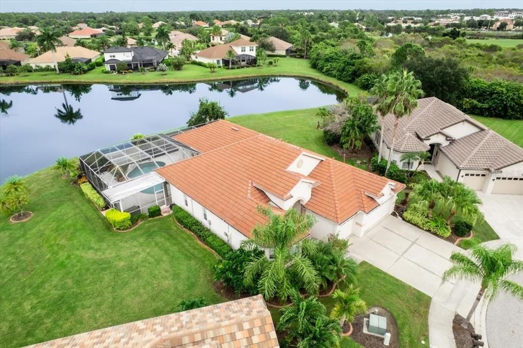 En Venta: $635,000 (4 camas, 3 baños, 2711 Pies cuadrados)