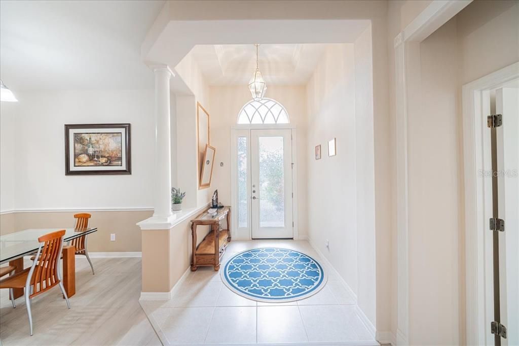 En Venta: $635,000 (4 camas, 3 baños, 2711 Pies cuadrados)
