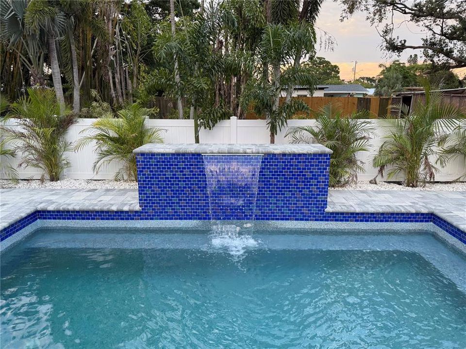 For Sale: $474,999 (3 beds, 2 baths, 1176 Square Feet)
