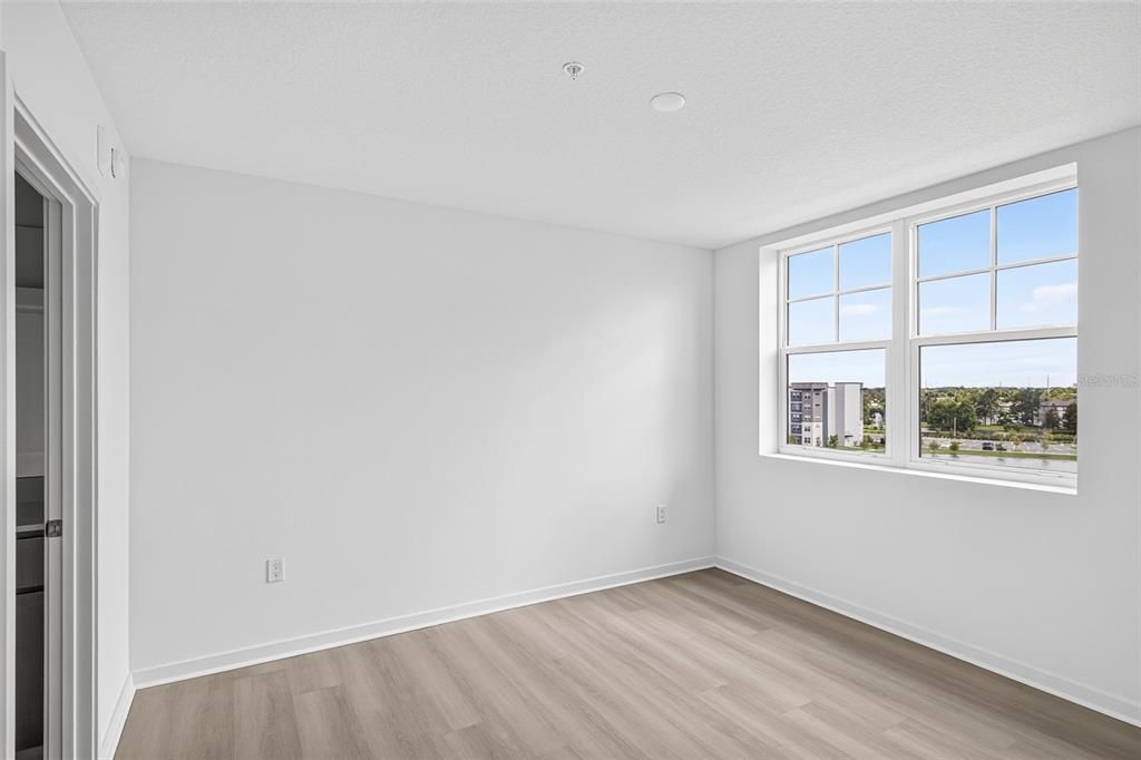 For Sale: $305,000 (2 beds, 2 baths, 1023 Square Feet)