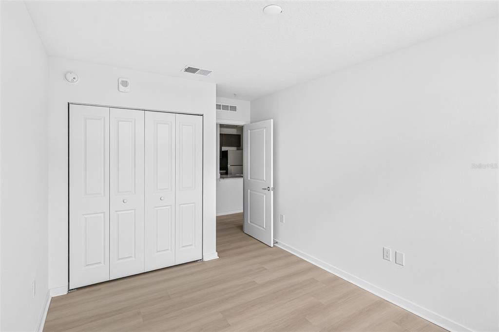 For Sale: $305,000 (2 beds, 2 baths, 1023 Square Feet)