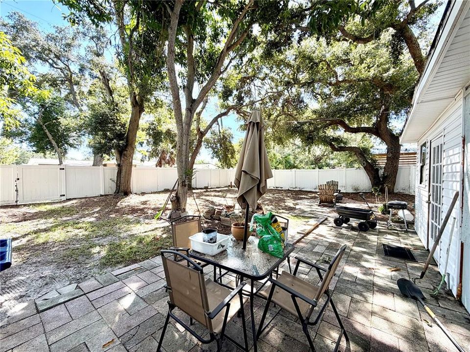 For Sale: $320,000 (3 beds, 1 baths, 1147 Square Feet)