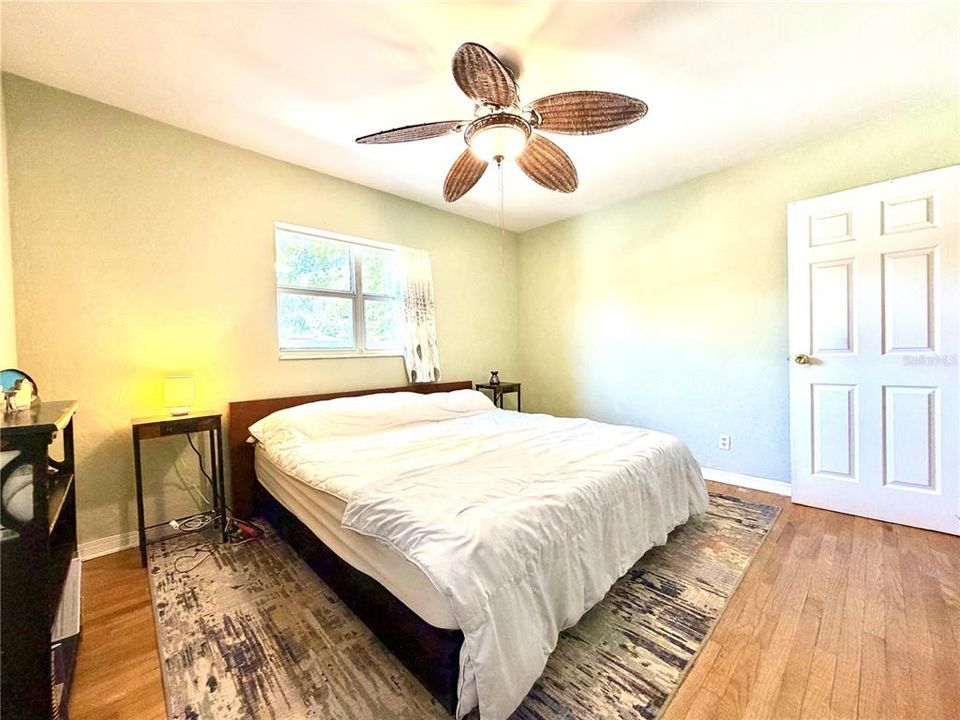 For Sale: $320,000 (3 beds, 1 baths, 1147 Square Feet)