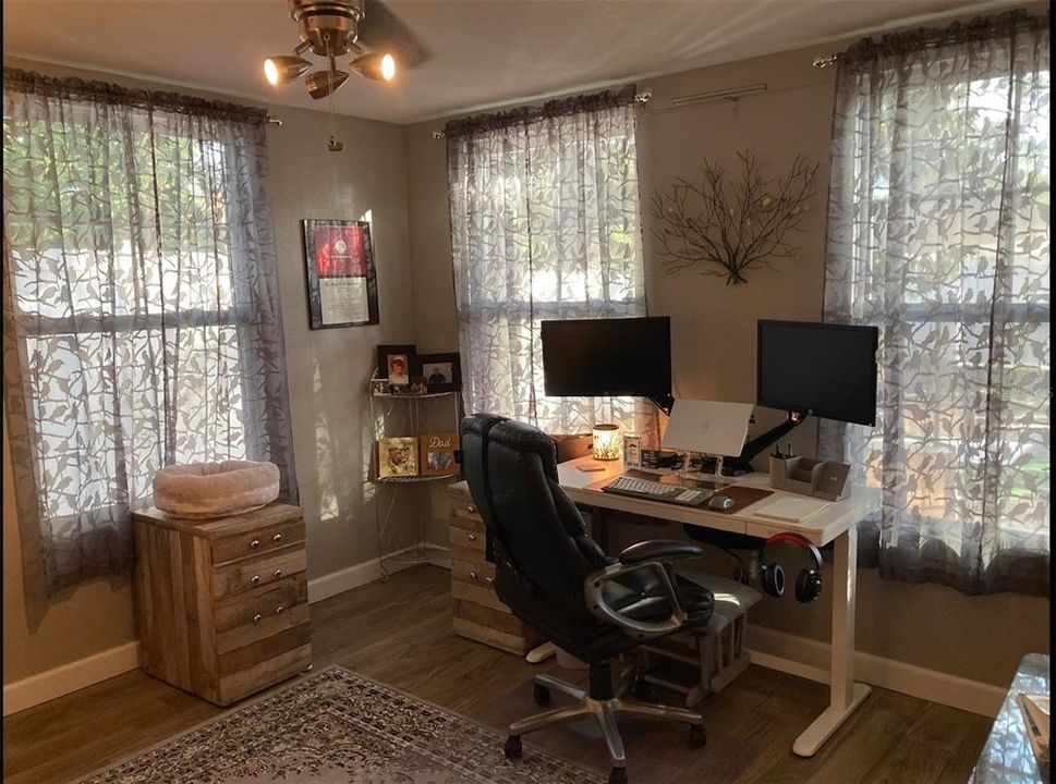 For Sale: $320,000 (3 beds, 1 baths, 1147 Square Feet)